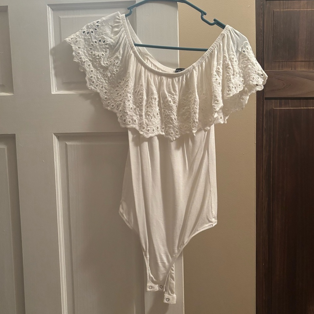 Rue21 White Ruffled Fitted Bodysuit